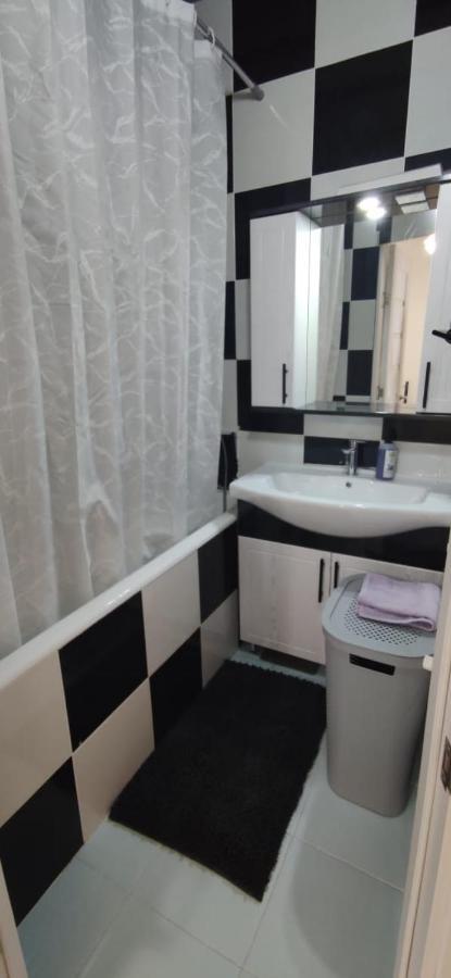 One Room With A Shared Bathroom Κισινάου Εξωτερικό φωτογραφία
